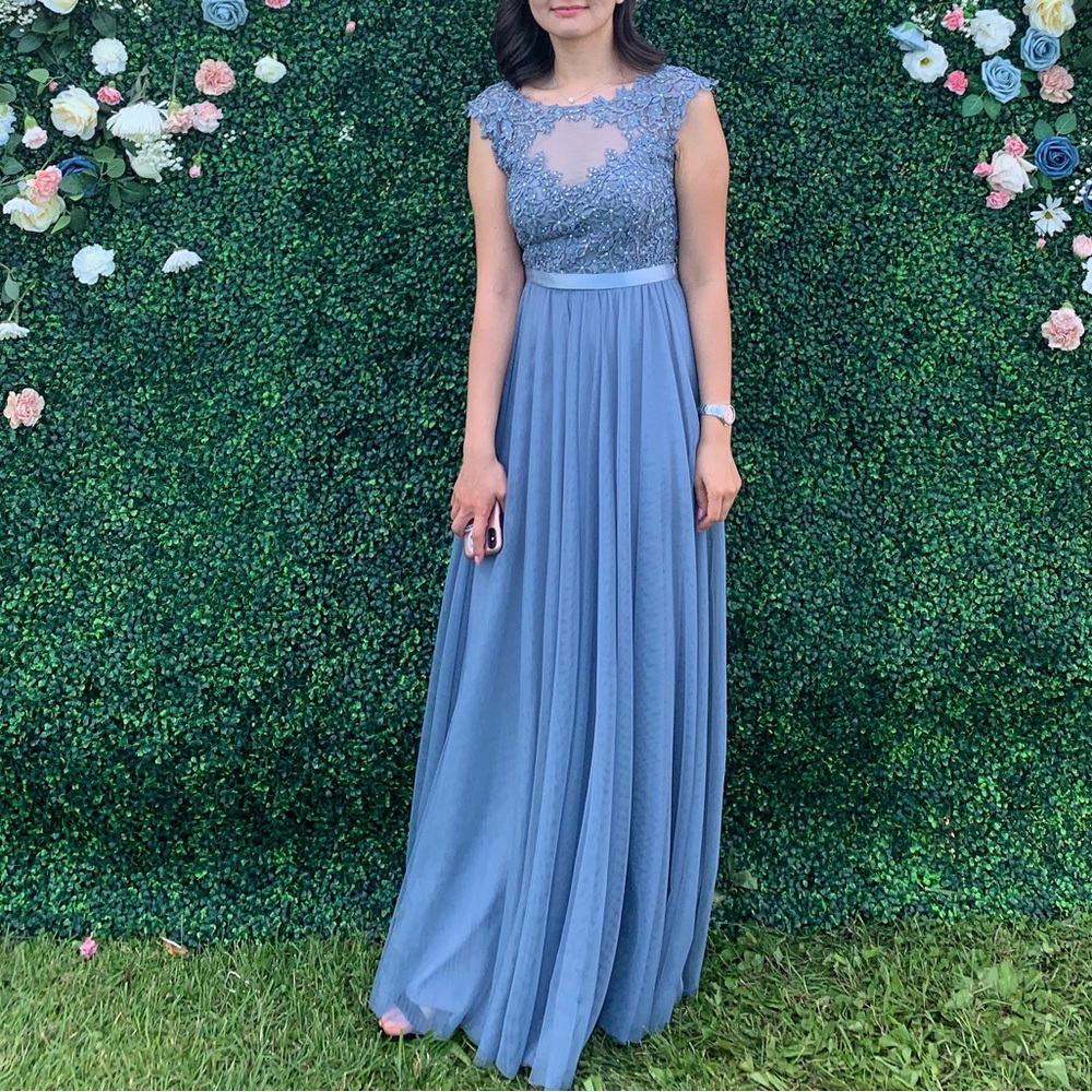 Worn only once as a bridesmaid, lovely dress